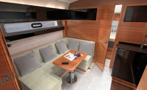BAVARIA SPORT 400_Bosse Saloon