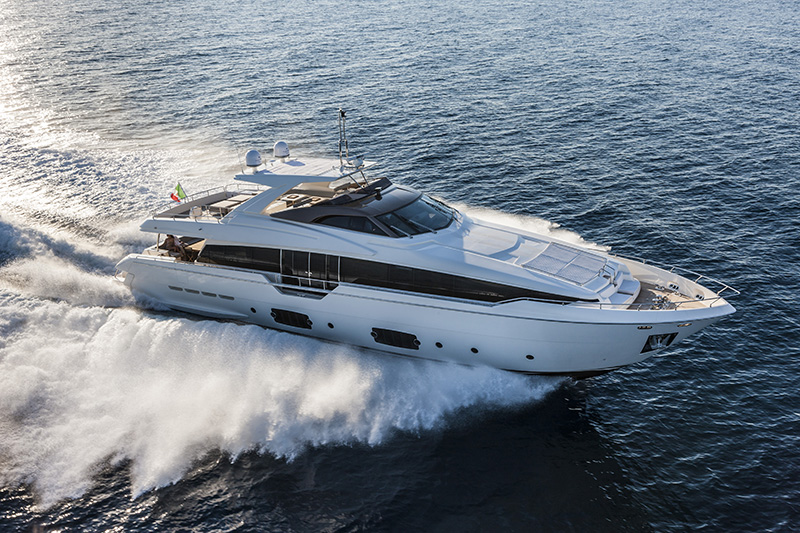 A Ferretti yachts piacciono grosse