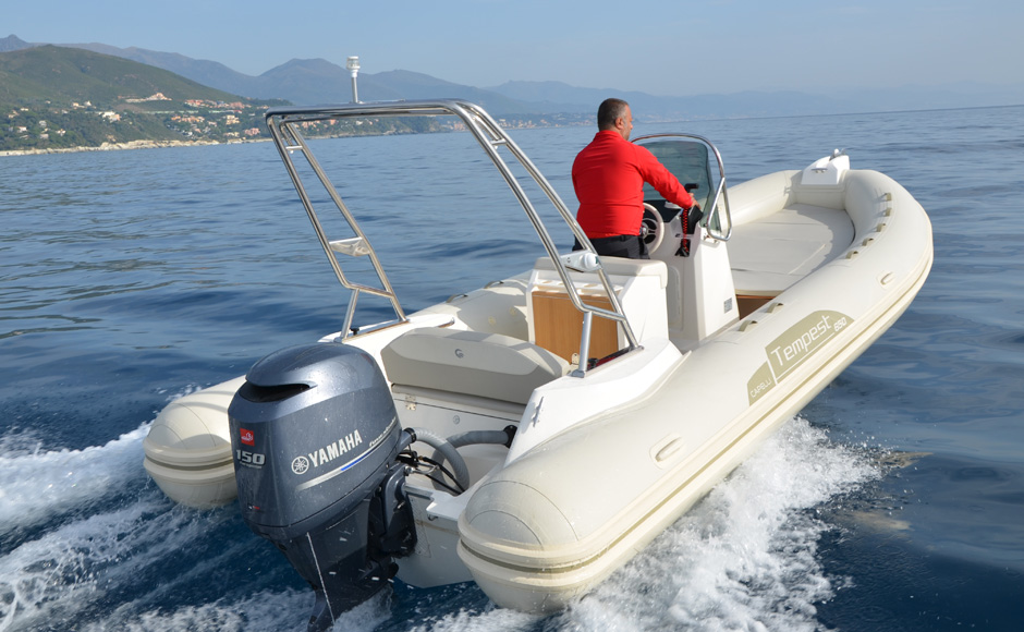 Tempest 650 by Capelli Ribs e Yamaha F150: voglia di spider