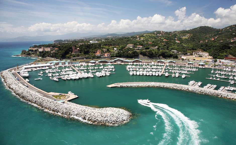 Due ormeggi al costo di uno e al Marina di Varazze i catamarani risparmiano