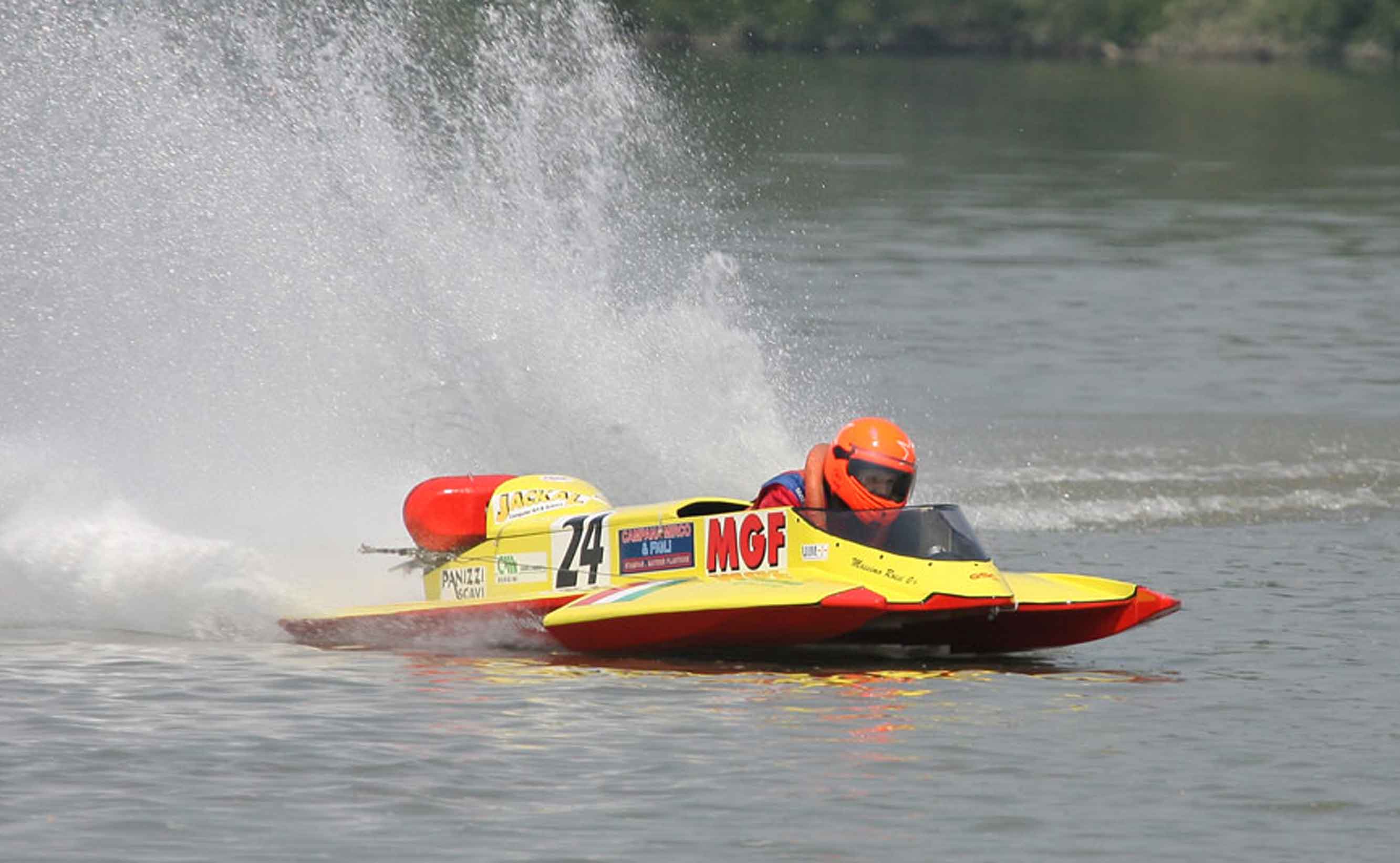 Motonautica Circuito: italiani protagonisti in Ungheria e Brindisi, Aquabike a Boretto Po