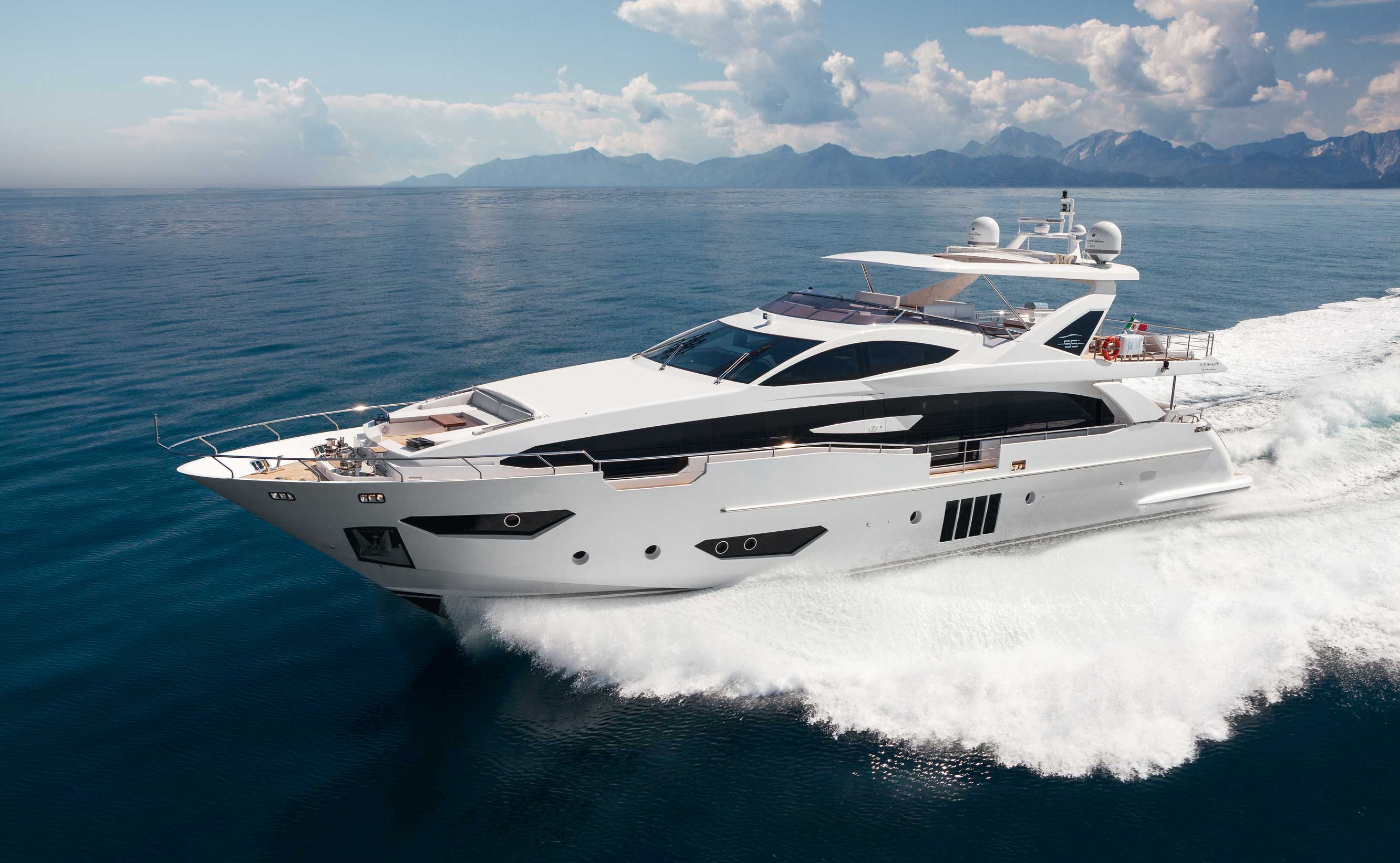 Azimut a Cannes con tre anteprime mondiali