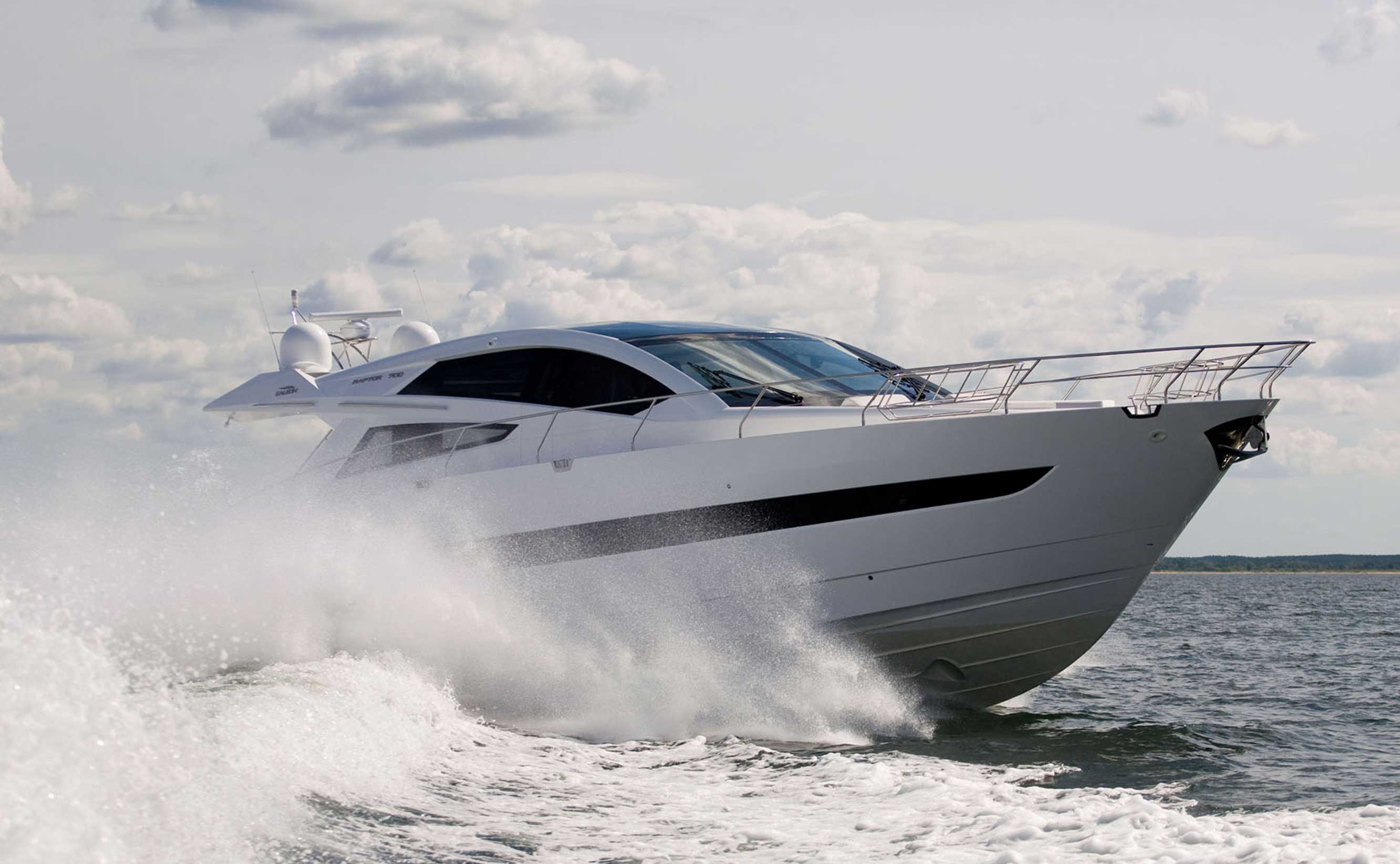 Galeon 700 Raptor: il vento dell’Est