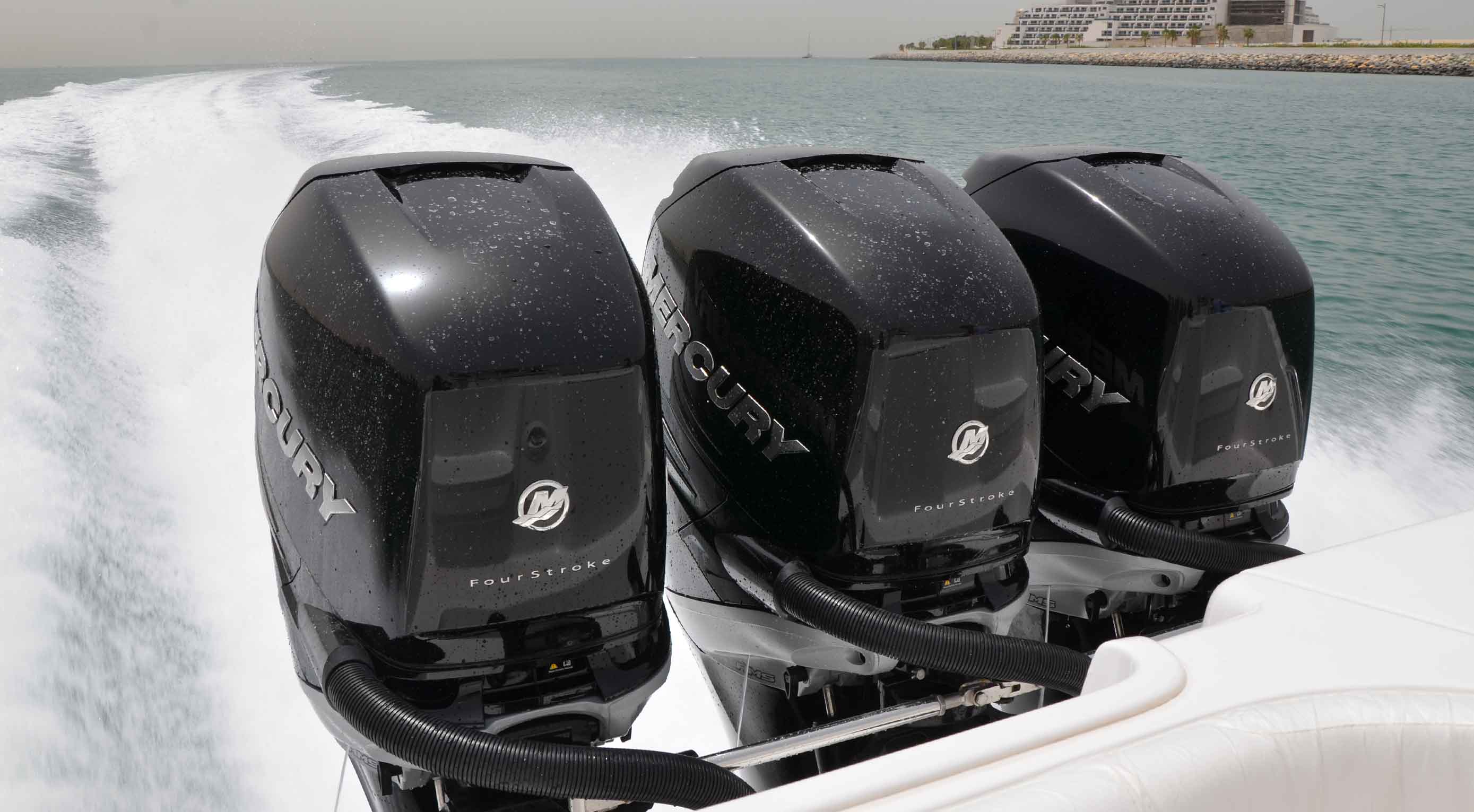 Test in Dubai dei nuovi Mercury Verado 350 con l’IMG Boats 400XS