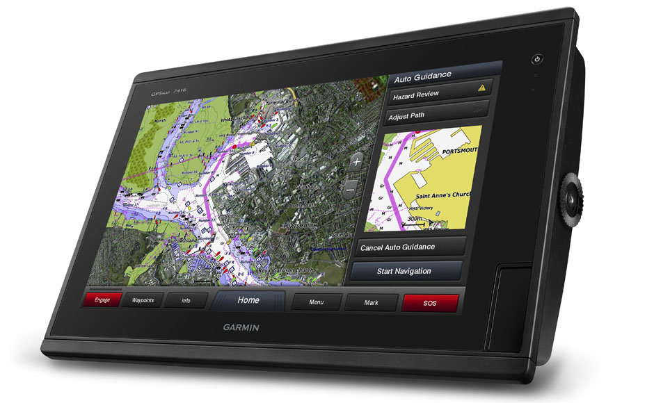 La serie Garmin GpsMap 7400 sale a 16 pollici