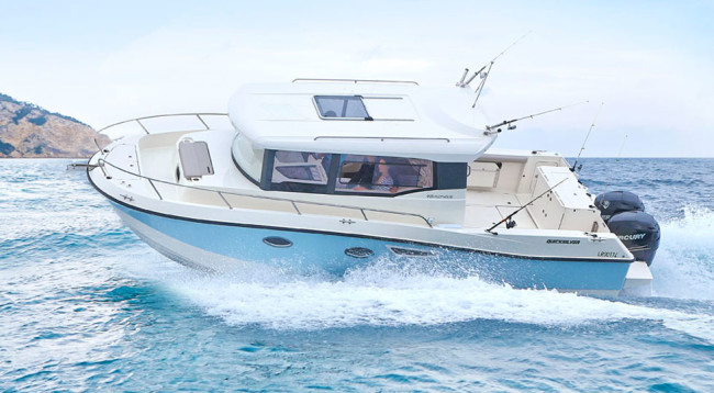 Quicksilver-Captur-905-Pilothouse_2