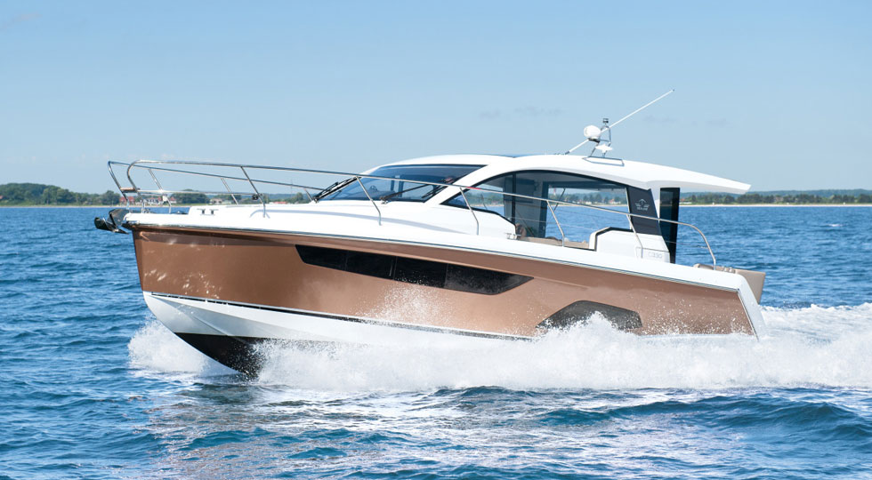 Nomination per i Sealine Sport Cruiser C330 e S330