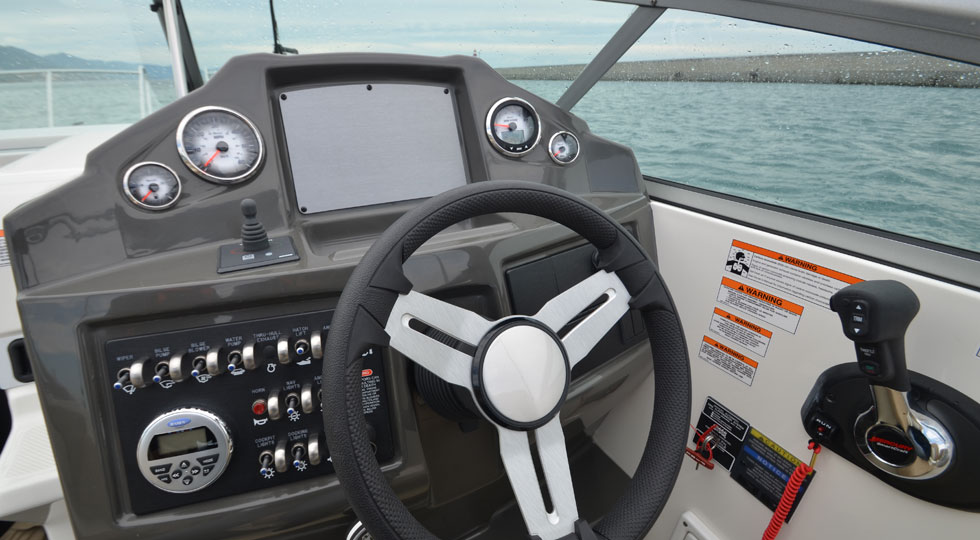 Bayliner-842-Cuddy_MerCruiser-6.2L-V8_11