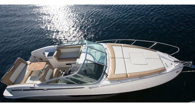 Bayliner-842-Cuddy_MerCruiser-6.2L-V8_2