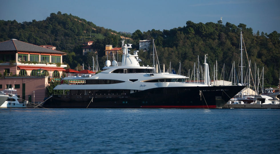 Porto Lotti si apre ai superyachts