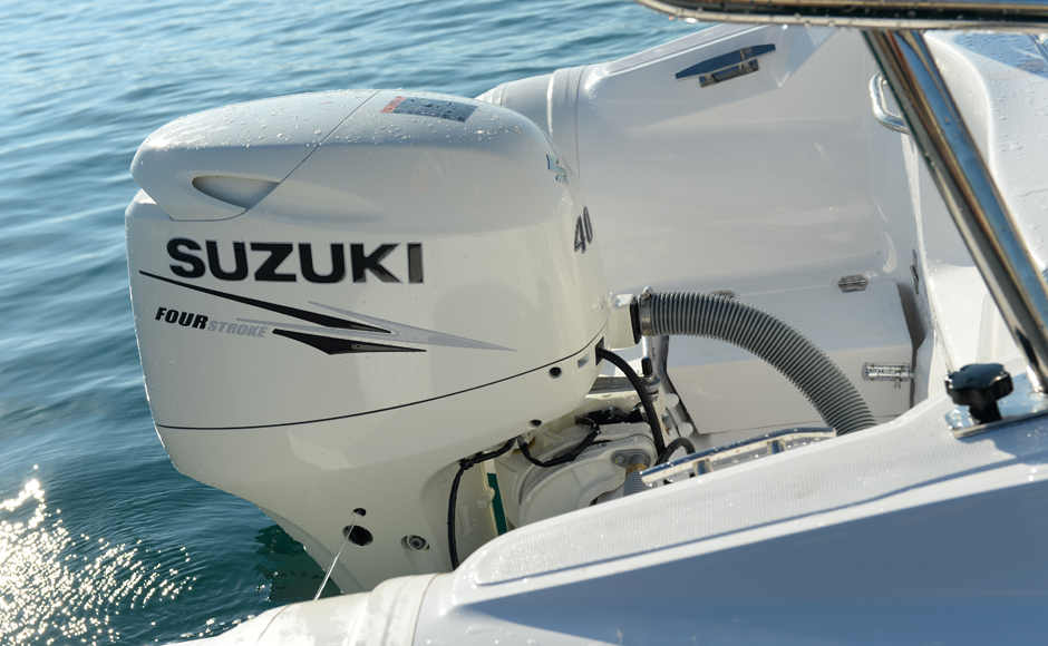 Suzuki aiuta chi ha perso la barca per il maltempo in Liguria