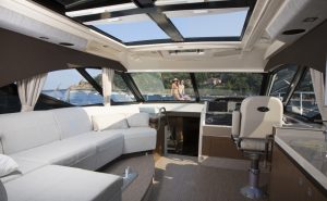 Sea Ray 510 Sundancer Salone da poppa