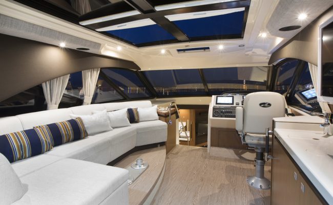Sea Ray 510 Sundancer Salone di sera