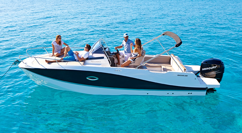 Quicksilver 755 SunDeck