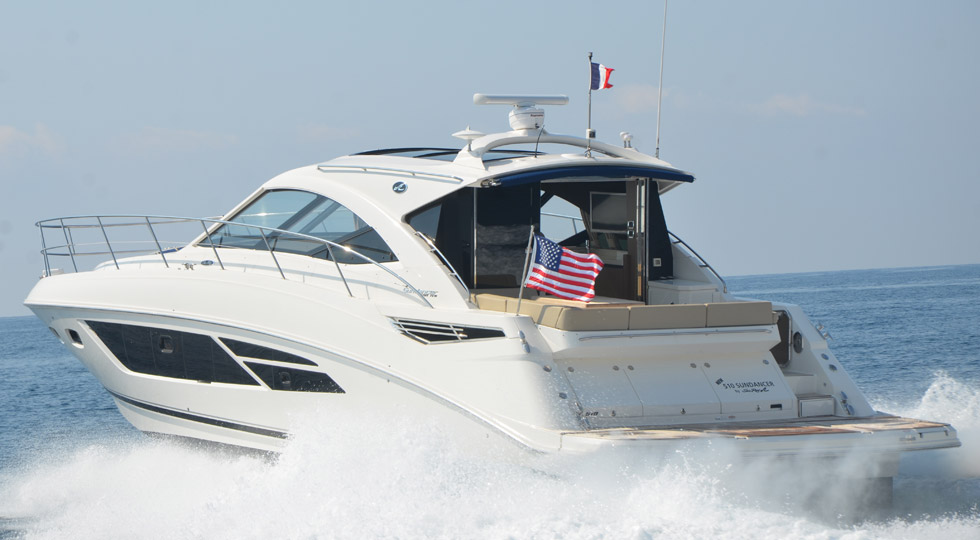 Sea Ray 510 Sundancer, “sunroom” e non solo