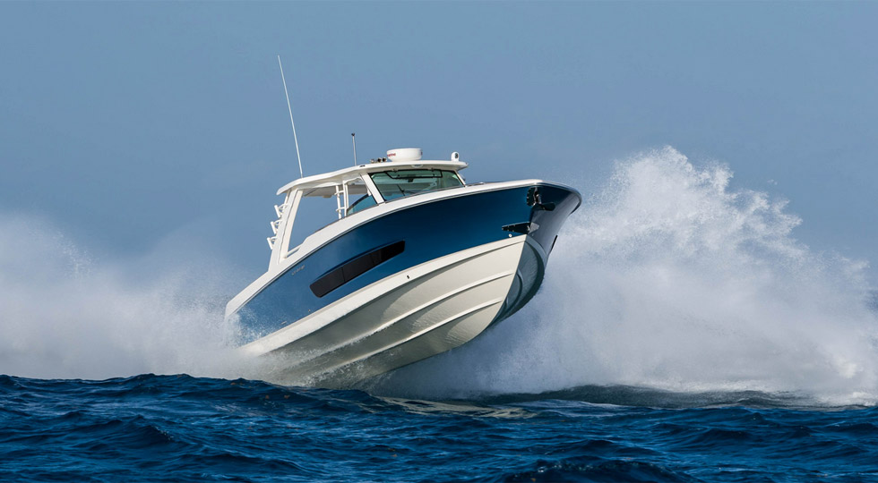 Boston Whaler 420 Outrage, i perché di un mito