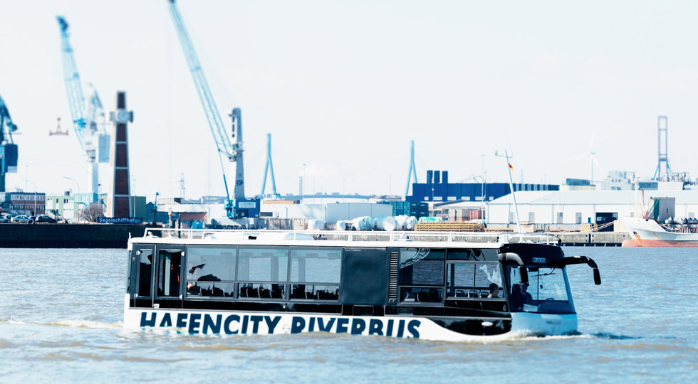 Ad Amburgo, sull’Elba si naviga in bus col MAN Hafencity Riverbus