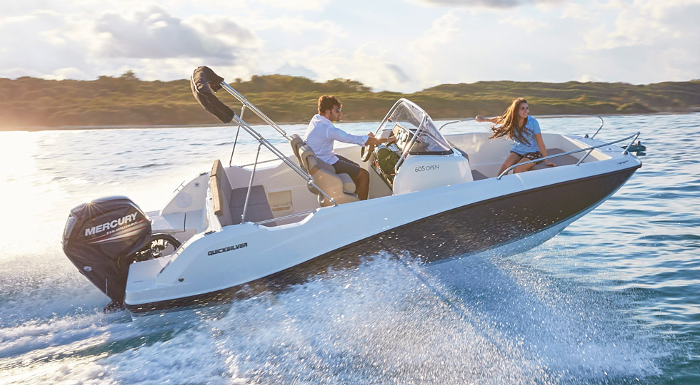 Quicksilver Activ 605 Open, spazio e comodità su una barca da 40 nodi