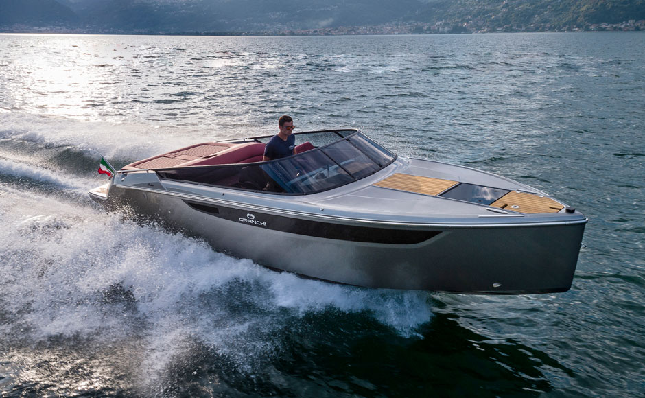 Novità 2019: E26 Classic, tanto stile e forte identità, con la qualità di Cranchi Yachts e il design di Christian Grande