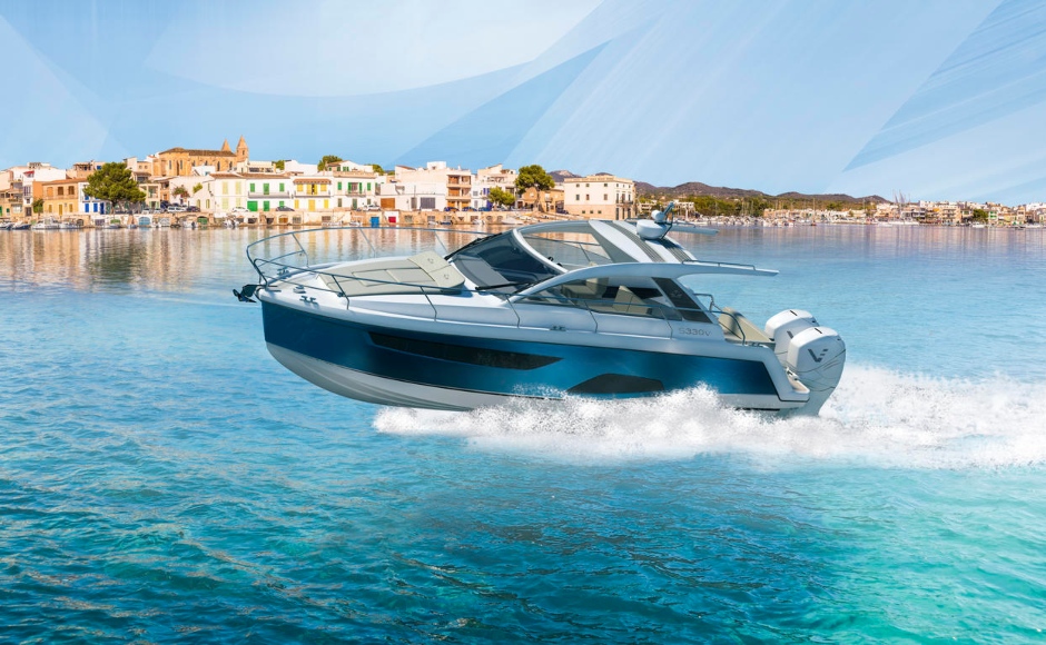 Novità 2019: Sealine S330v, lo sport cruiser ora c'è anche con i fuoribordo. E lo spazio cresce