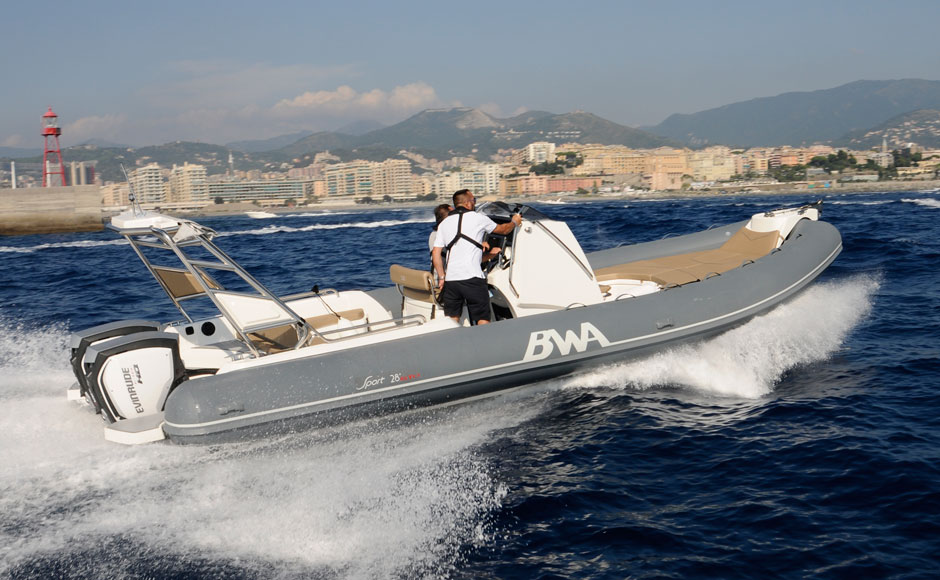 BWA Sport 28 GTO, tutto più semplice con il joystick iDock Evinrude