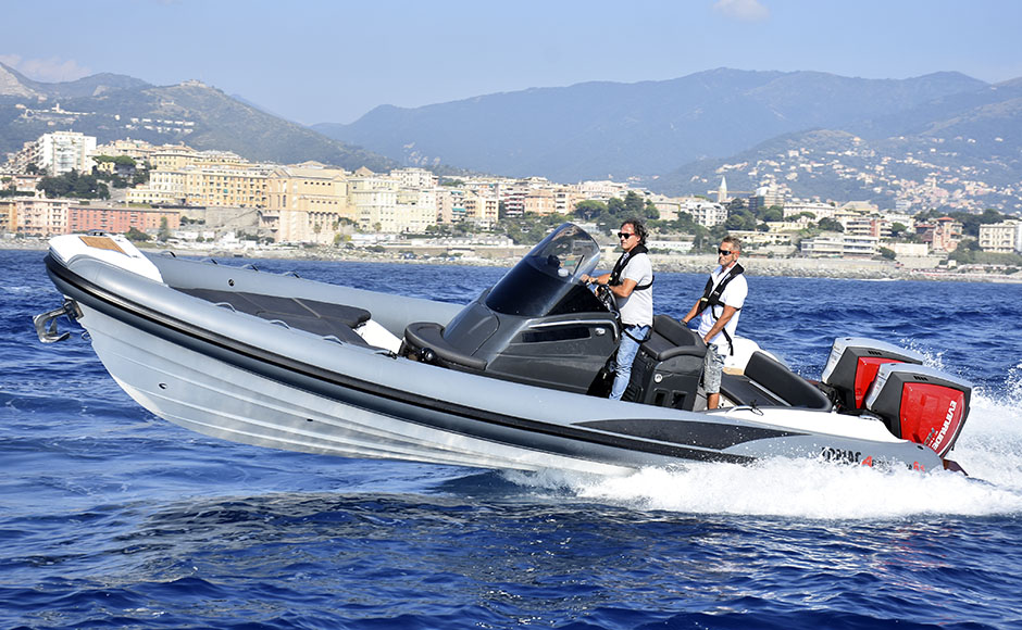 Lomac Adrenalina 8.5 con gli Evinrude G2, per chi ama le emozioni forti