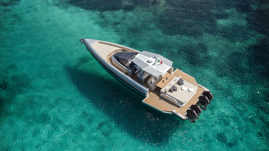 48 Wallytender X, il fast cruiser di Wally si estende ai fuoribordo con un'alta cavalleria Mercury