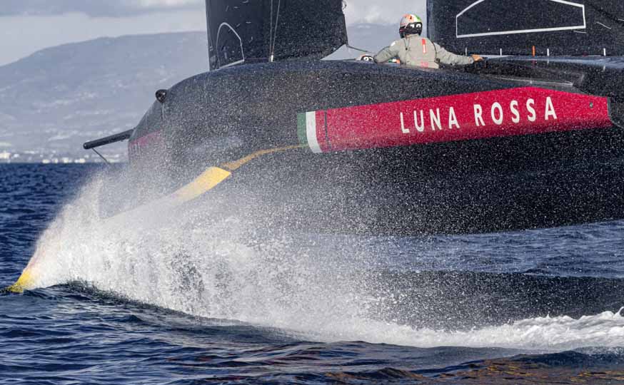 Diretta Facebook con Max Sirena, skipper di Luna Rossa, per parlare dei Mercury 450R