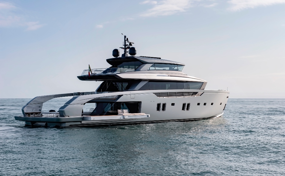 Sanlorenzo SX112, lusso e soluzioni sorprendenti per un superyacht di natura long range