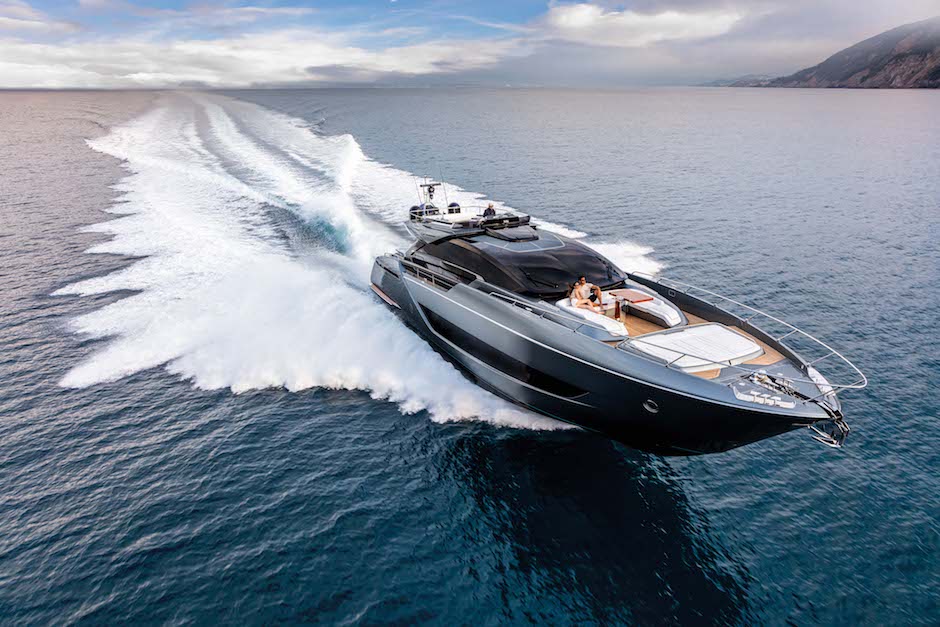 Riva 88 Folgore, lo sportfly creato con la matrice dell'arte