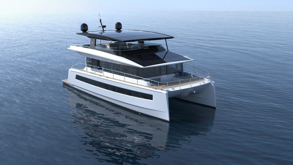 Silent 62 Tri-Deck, un nuovo catamarano elettrico che usa il sole per girare il mondo