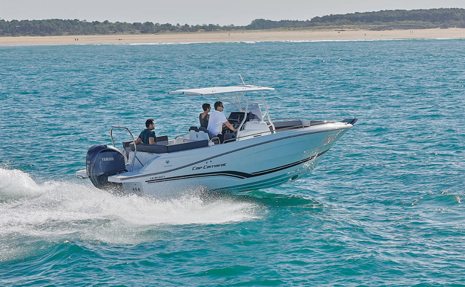 Cap Camarat 7.5 CC Serie3, il bowrider alla francese secondo Jeanneau