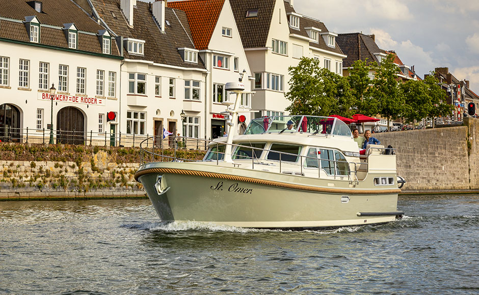 I dislocanti di Linssen Yachts in esclusiva con gli entrobordo di Mercury Diesel