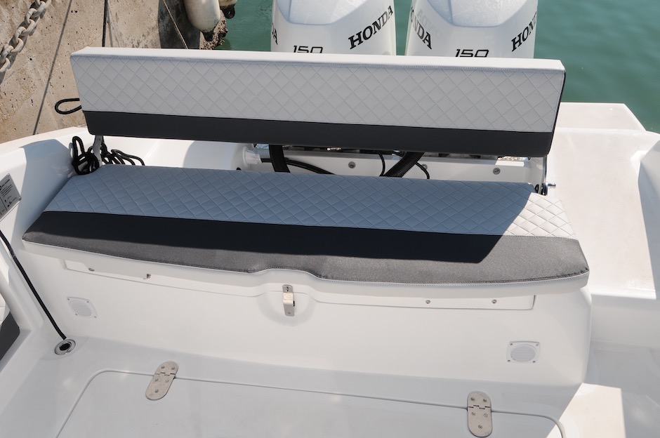 Idea 80 Sport Deck - Divanetto in pozzetto.