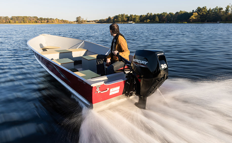 Mercury FourStroke 30 cv in navigazione.