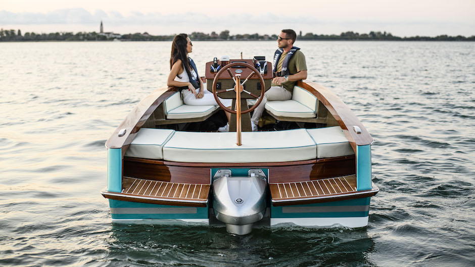 Venmar Respiro, la barca che monta il fuoribordo elettrico Yamaha Harmo.