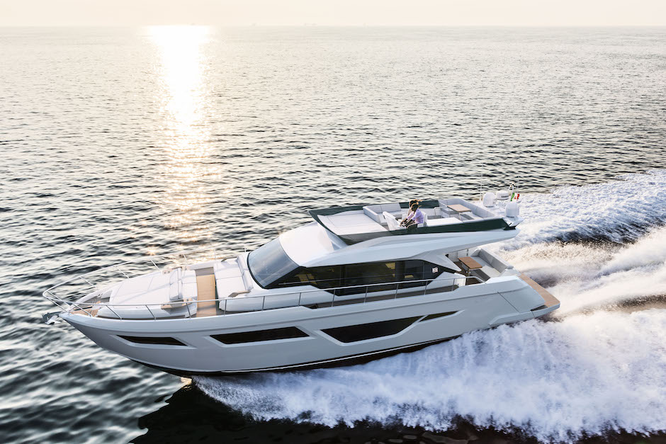 Ferretti Yachts 580 in navigazione.