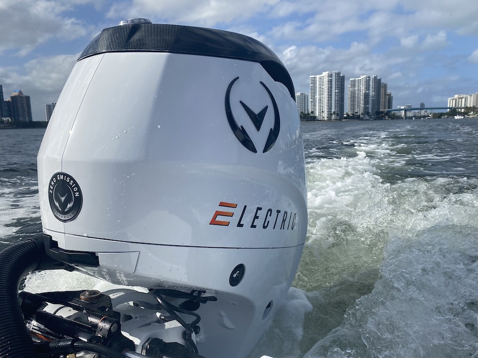 Fuoribordo elettrico Vision Marine.