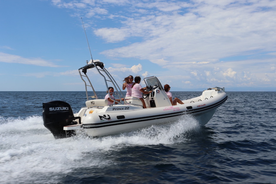 Il raid Mediterraneo in Rosa: è in arrivo a Genova l'ondata al femminile di Suzuki