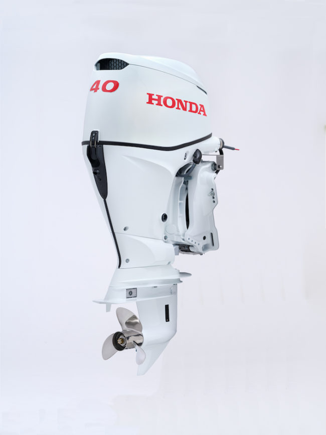 Honda BF40E nella livrea Sporty White.