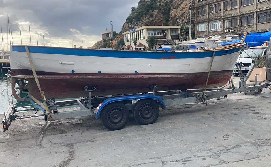 Restauro del Gozzo Nello, la barca prima dei lavori di restauro.