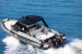 Ranieri Cayman 45.0 Cruiser in navigazione.