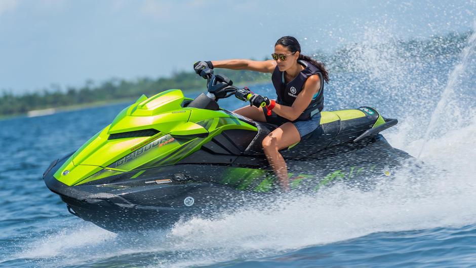 Moto d'acqua WaveRunner 2023 di Yamaha: modello GPR1800R SVHO.