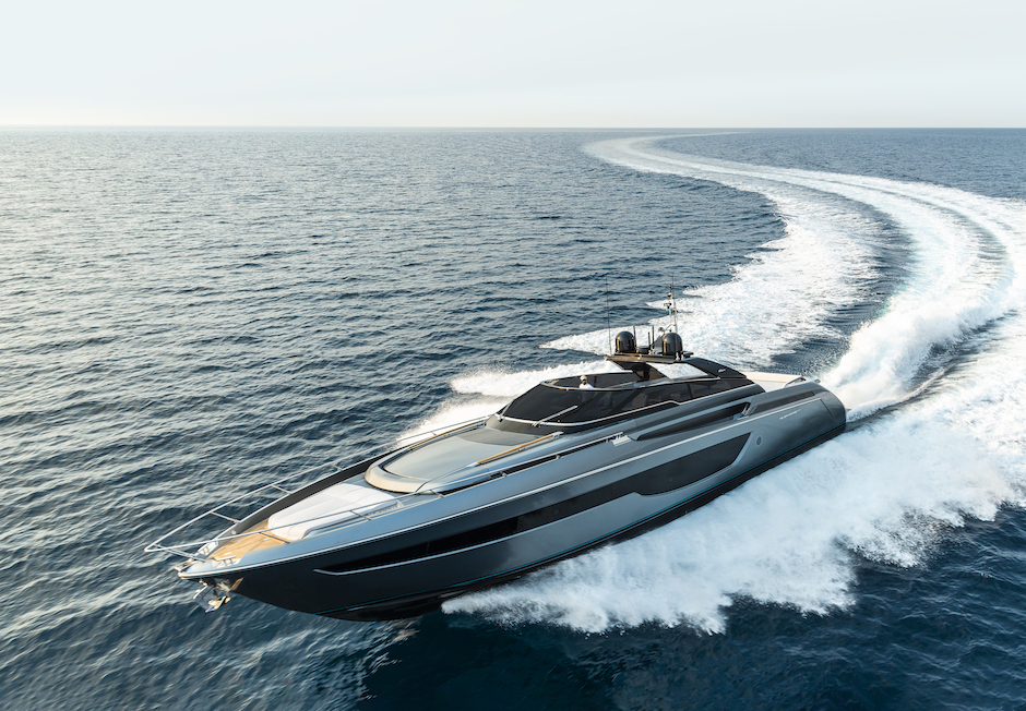 Riva 76 Bahamas Super in navigazione.