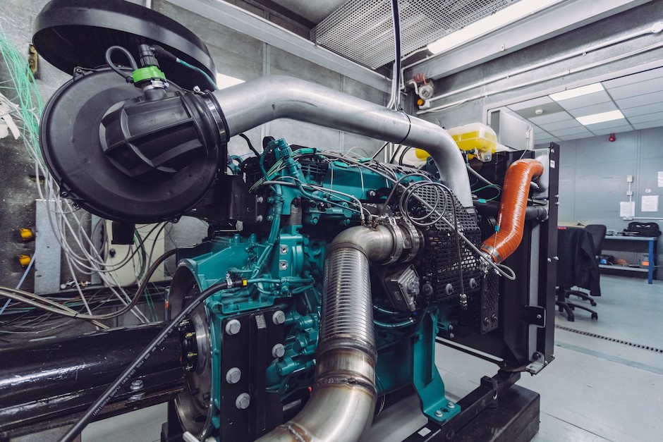 Motore bifuel a idrogeno e diesel di Volvo Penta e Cmb.Tech.