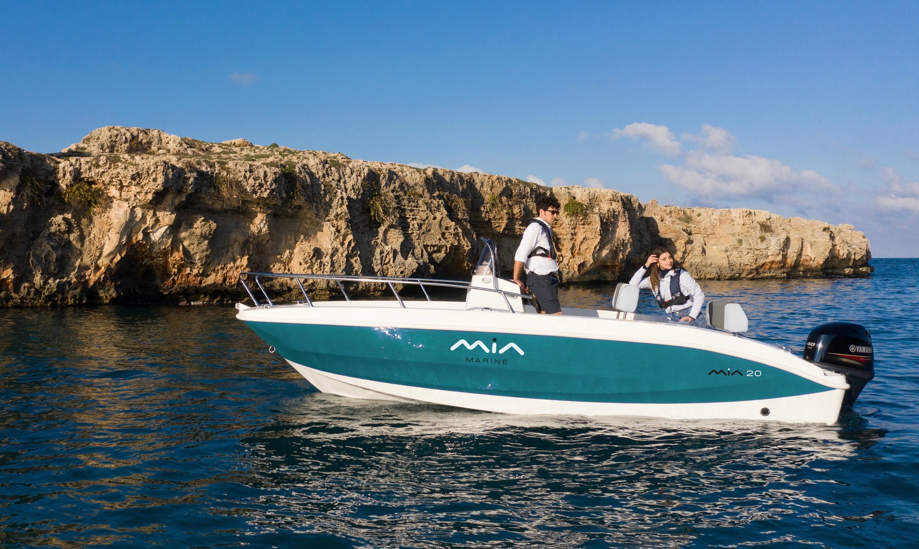 Barca Mia 18, del cantiere Mia Marine costruita in esclusiva per essere motorizzata con i fuoibordo Yamaha.