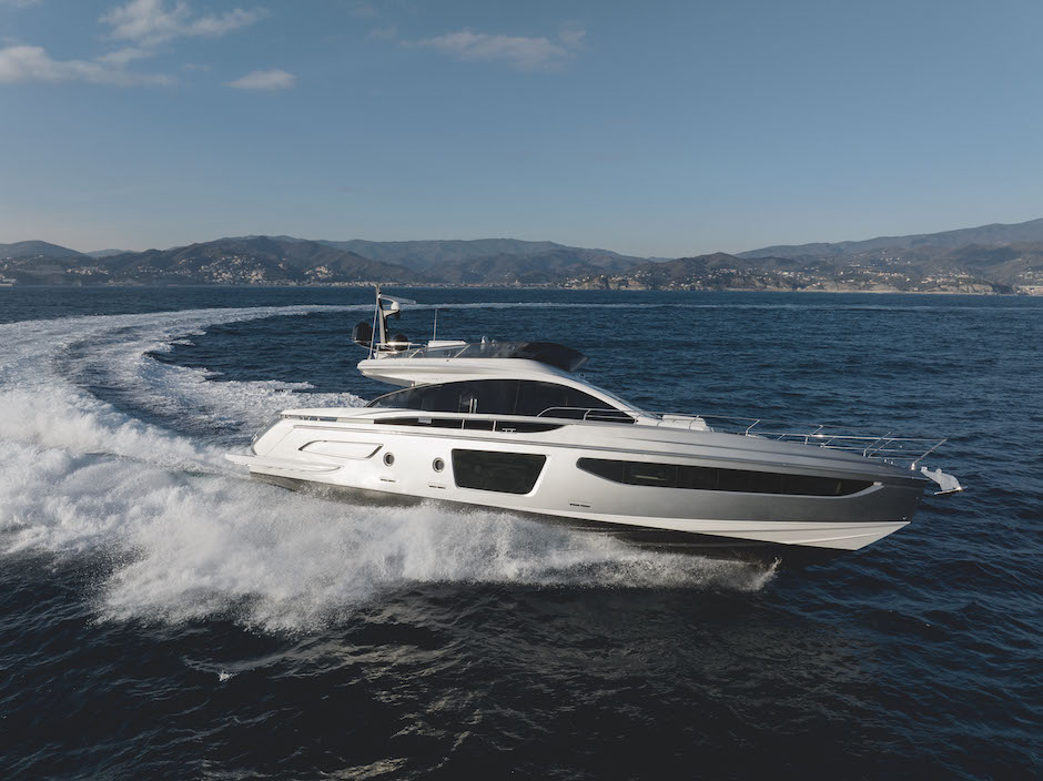 Il nuovo Azimut S7 in navigazione.