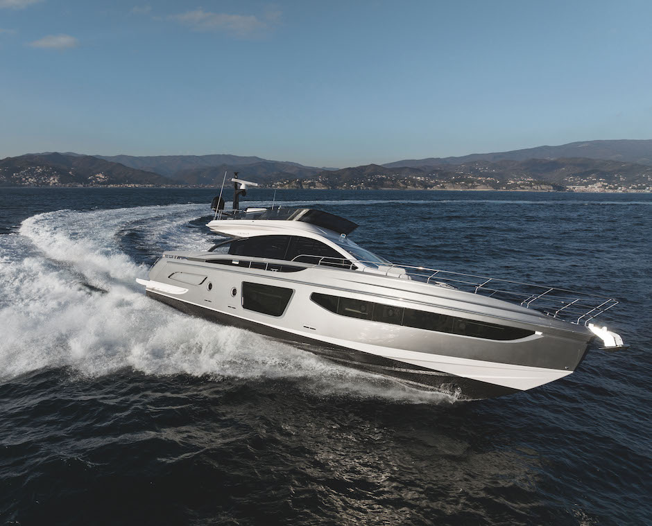 Nuovo Azimut S7 in navigaizone.