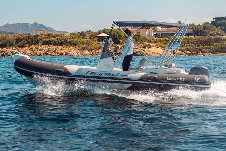 Il gommone Tempest 600 con il fuoribordo F40HET acquistabile con la promozione Yamaha Satisfaction Sea 2023.