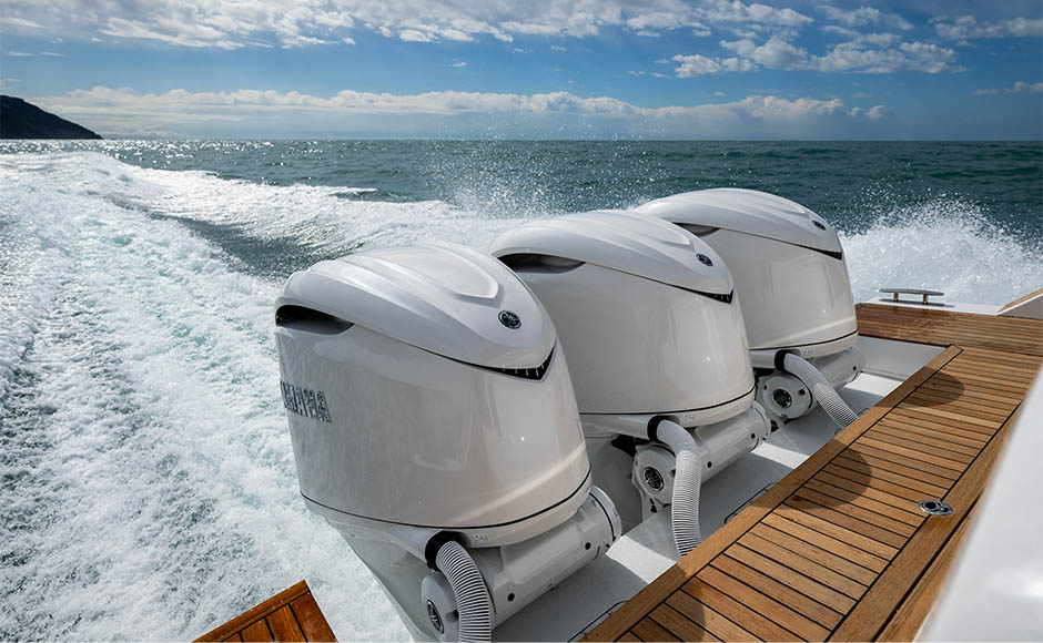 Tre Yamaha 350 V6 su Invictus TT420S